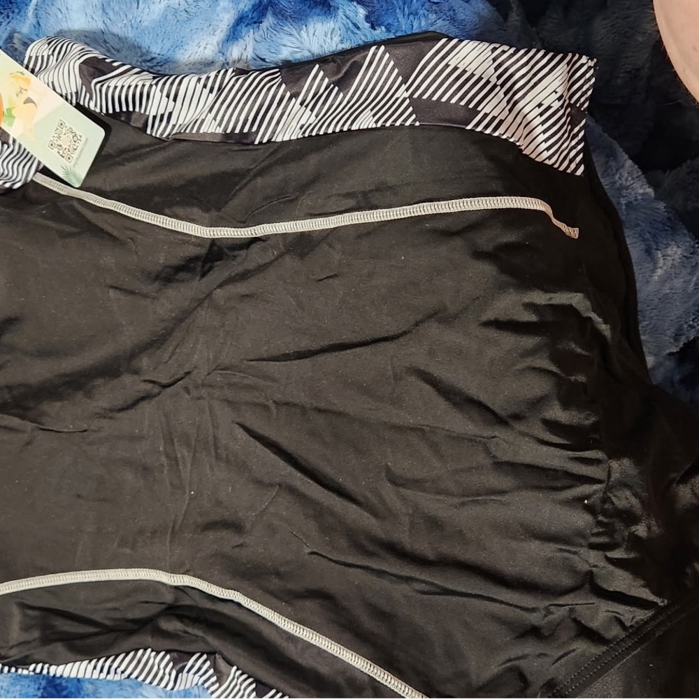 Black and White Patterned Swimsuit - Picture 2 of 4